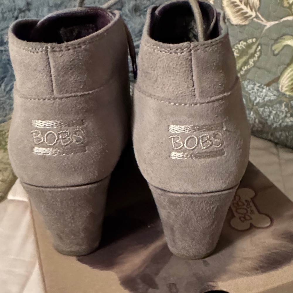 Bobs Skechers Women's Gray Suede Ankle Booties - Picture 2 of 5